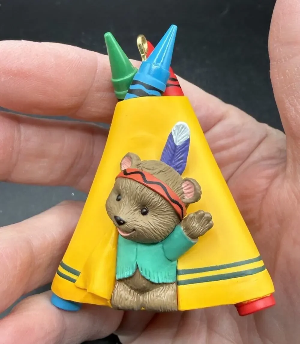 1995 Hallmark Bright 'n' Sunny Tepee Crayola Crayon Indian Mouse Ornament Lo16